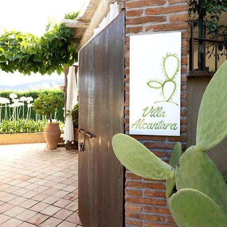 Villa Alcantara Di Charme Graniti Kültér fotó