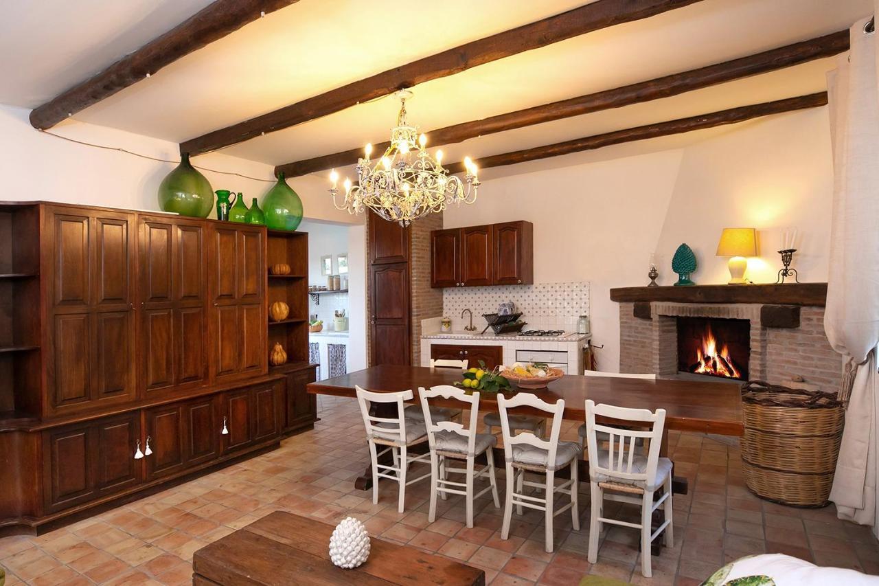Villa Alcantara Di Charme Graniti Kültér fotó