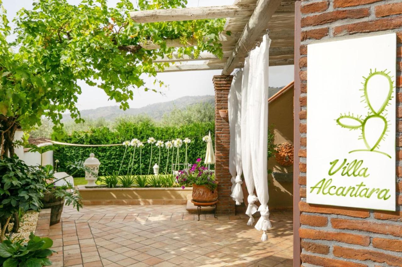 Villa Alcantara Di Charme Graniti Kültér fotó